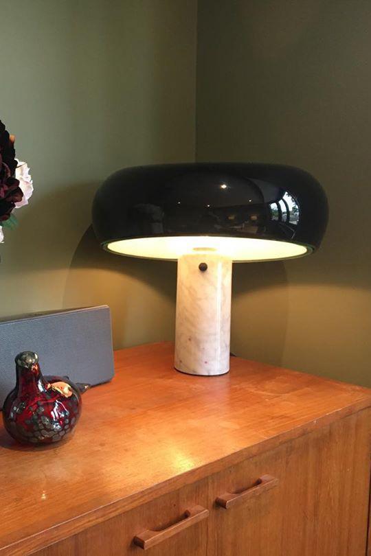 Marmurowa lampa dekoracyjna stołowa