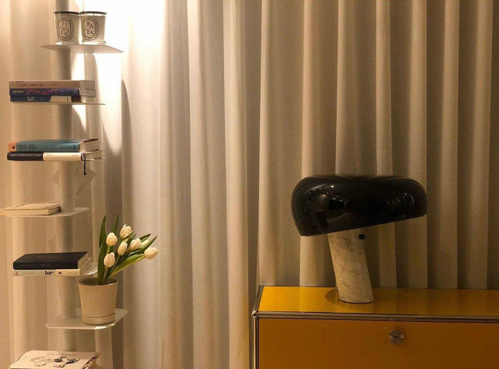 Marmurowa lampa dekoracyjna stołowa