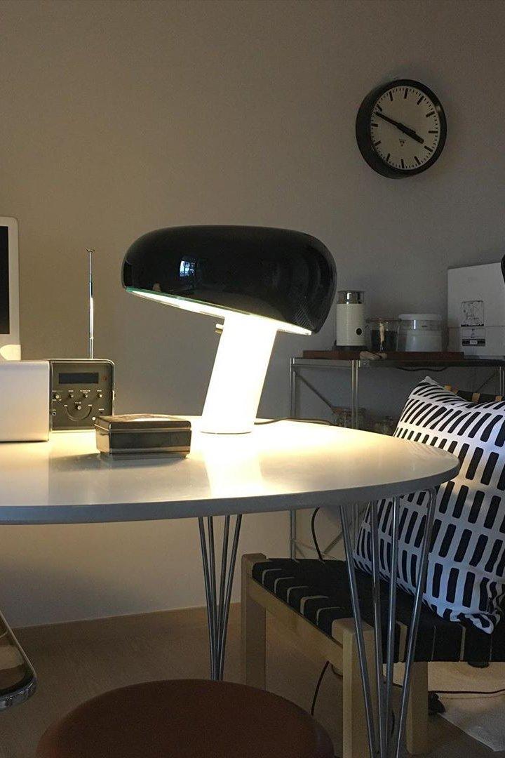 Marmurowa lampa dekoracyjna stołowa