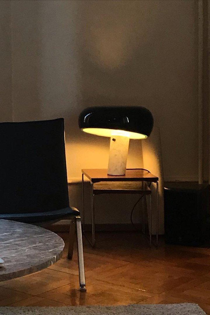 Marmurowa lampa dekoracyjna stołowa