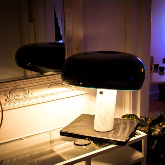 Marmurowa lampa dekoracyjna stołowa
