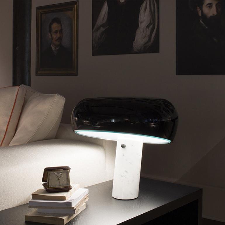 Marmurowa lampa dekoracyjna stołowa