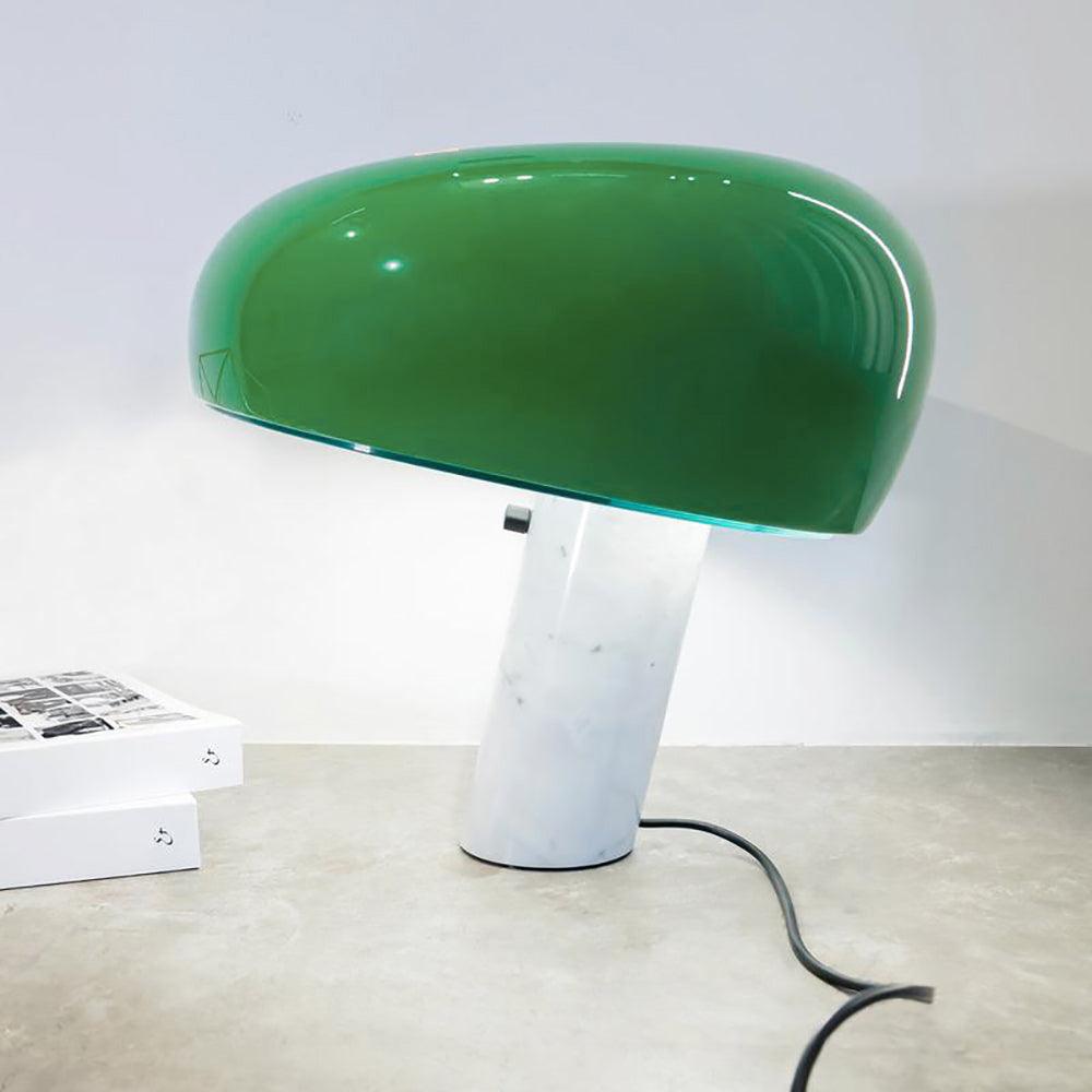 Marmurowa lampa dekoracyjna stołowa