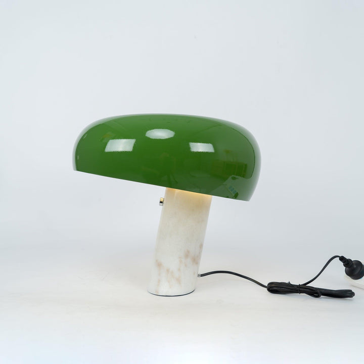 Marmurowa lampa dekoracyjna stołowa