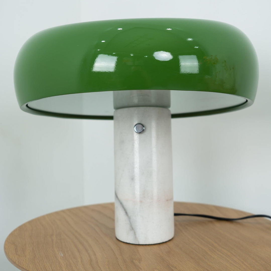 Marmurowa lampa dekoracyjna stołowa