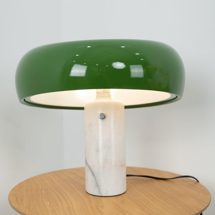 Marmurowa lampa dekoracyjna stołowa