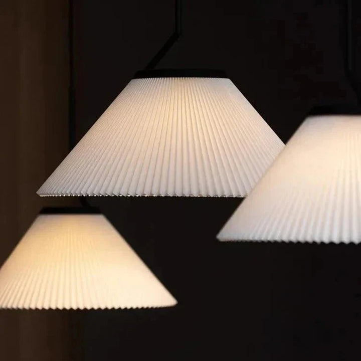 Nordycka plisowana lampa wisząca w kolorze kremowym