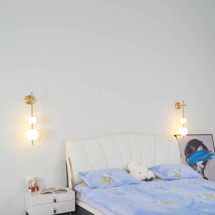 Pionowa Lampa Ścienna z Szklanym Kule