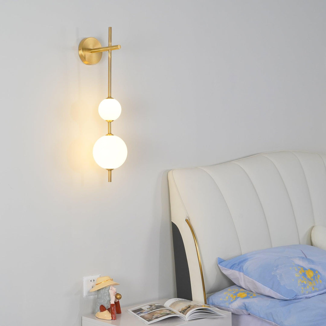 Pionowa Lampa Ścienna z Szklanym Kule