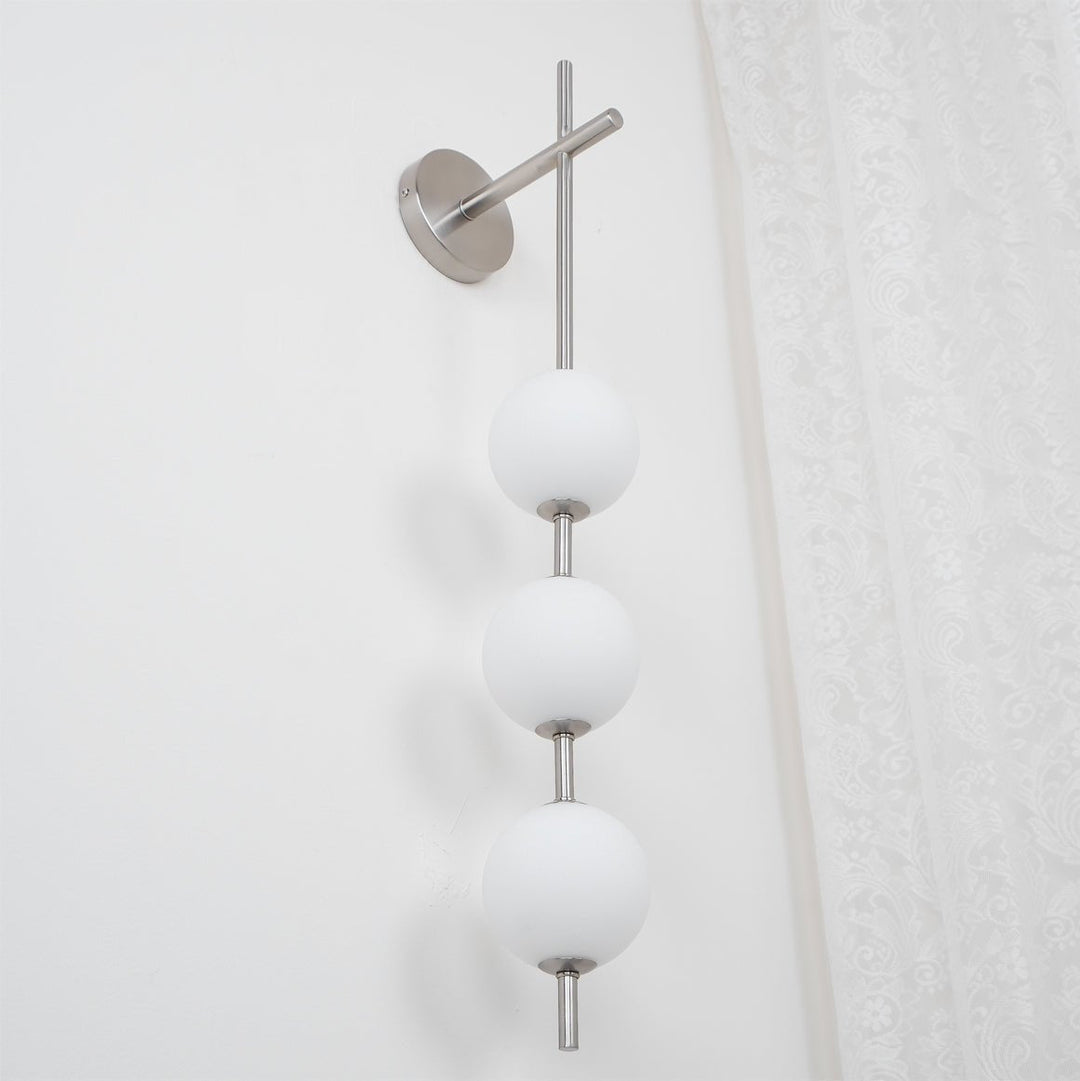 Pionowa Lampa Ścienna z Szklanym Kule