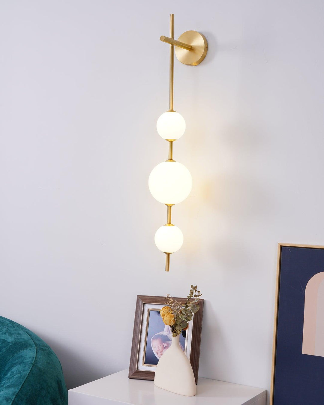 Pionowa Lampa Ścienna z Szklanym Kule