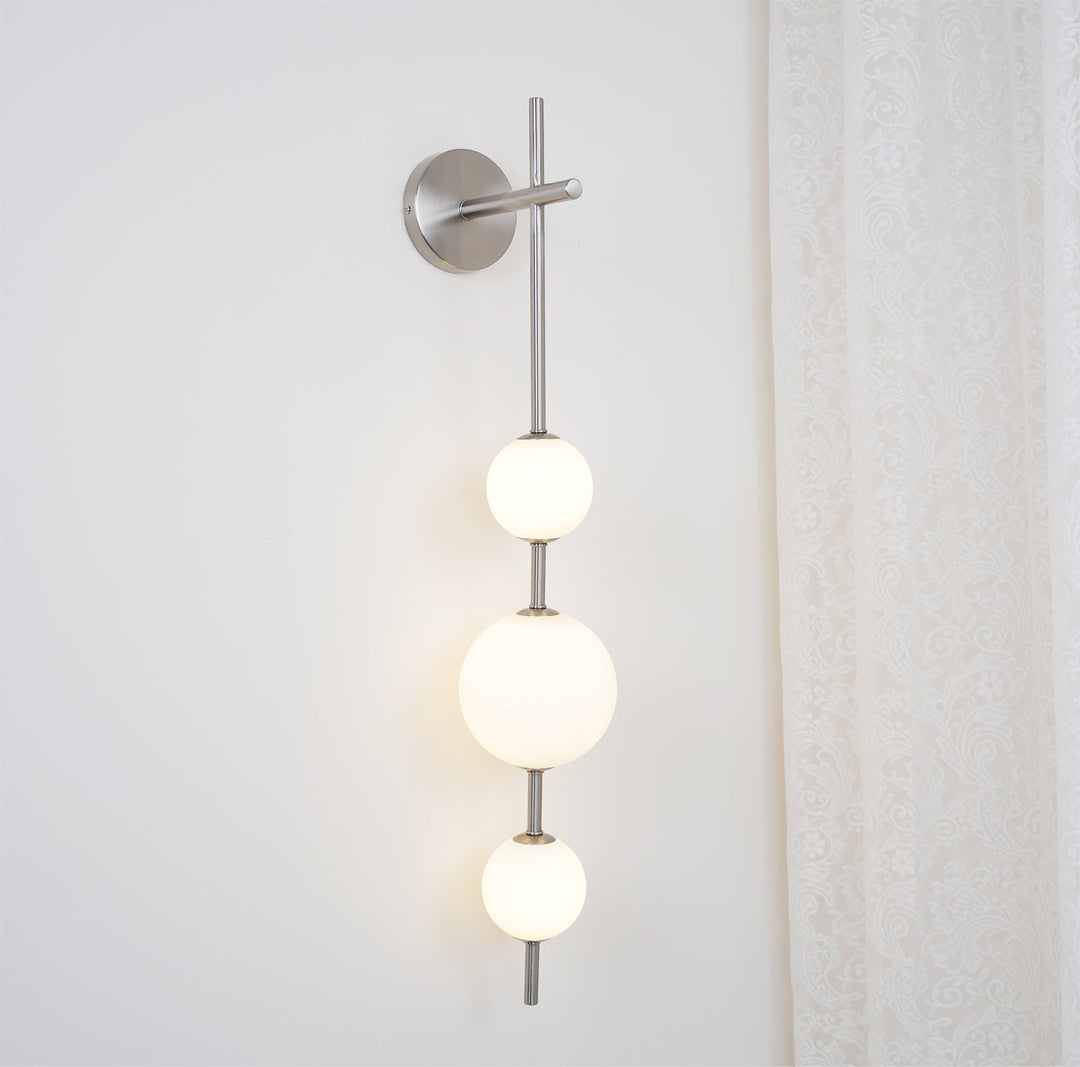 Pionowa Lampa Ścienna z Szklanym Kule