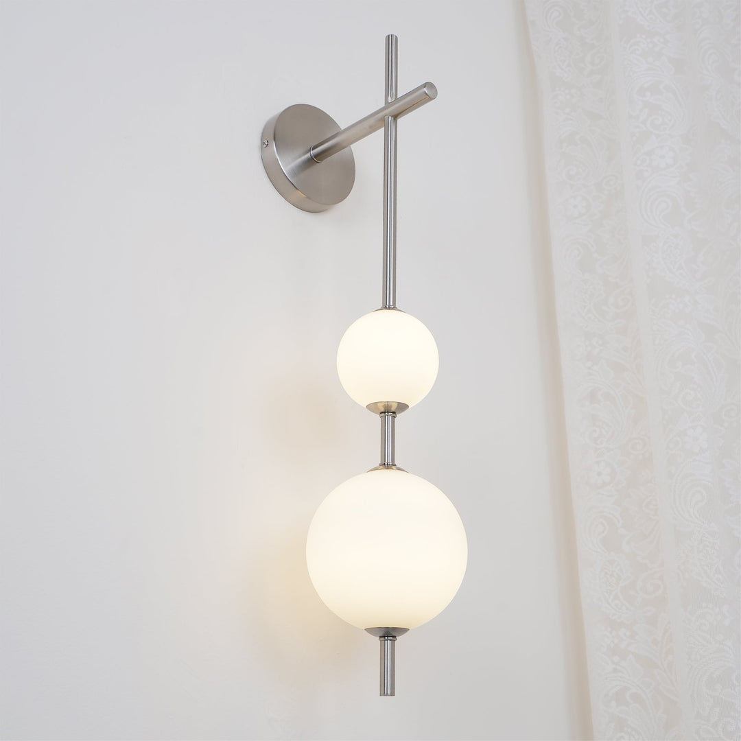 Pionowa Lampa Ścienna z Szklanym Kule