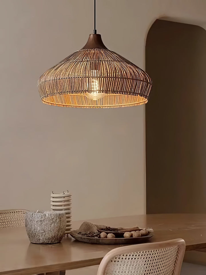Lampa wisząca z rattanu