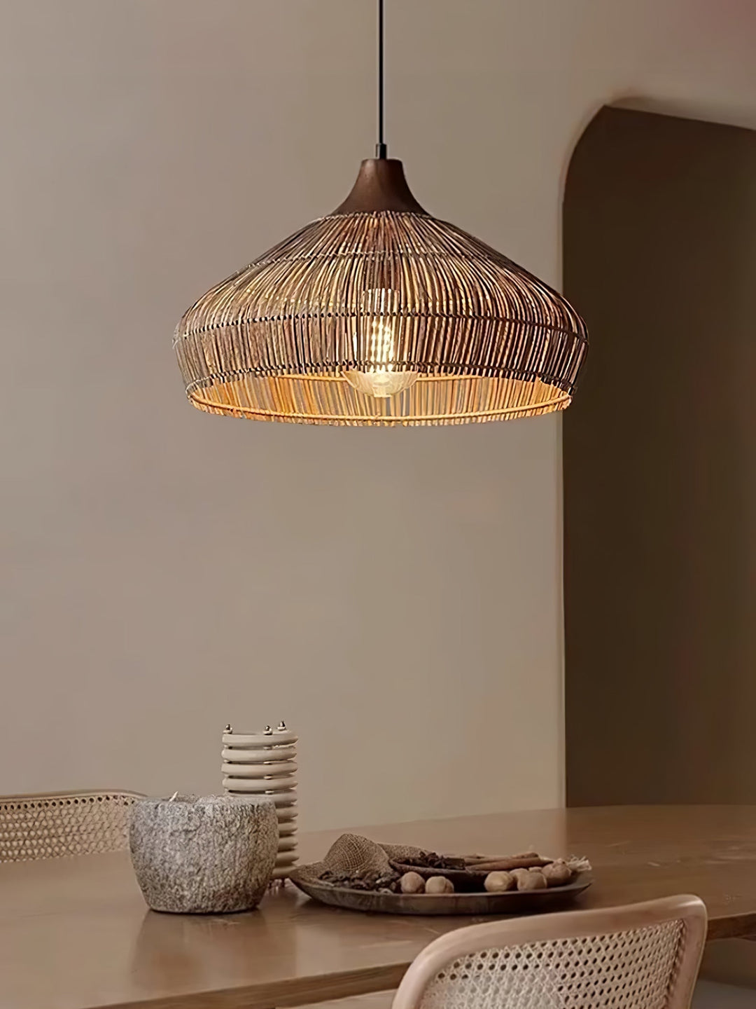 Lampa wisząca z rattanu