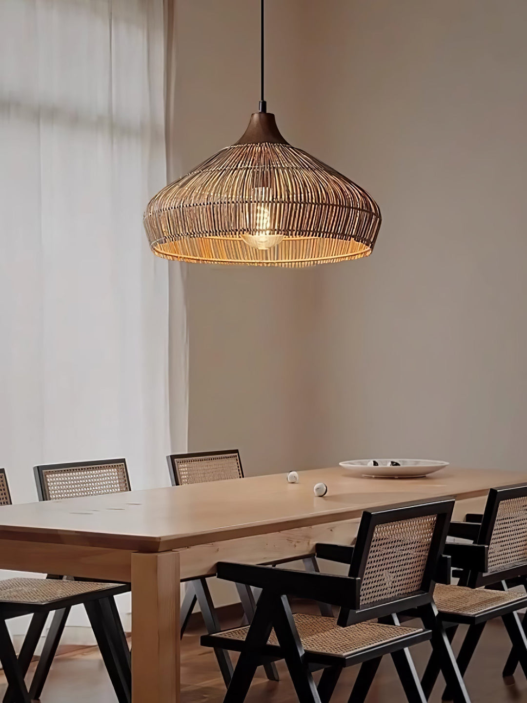 Lampa wisząca z rattanu