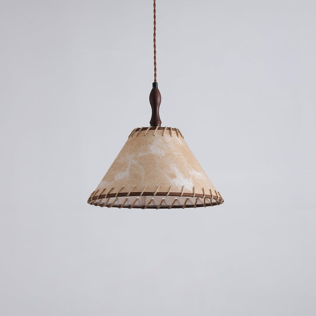 Lampa wisząca z drewna i tkaniny