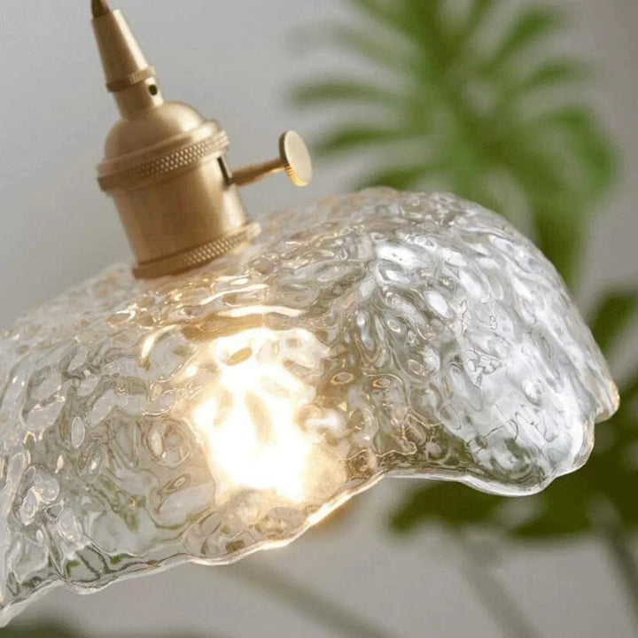 Nieregularna lampa wisząca z mosiężnego szkła