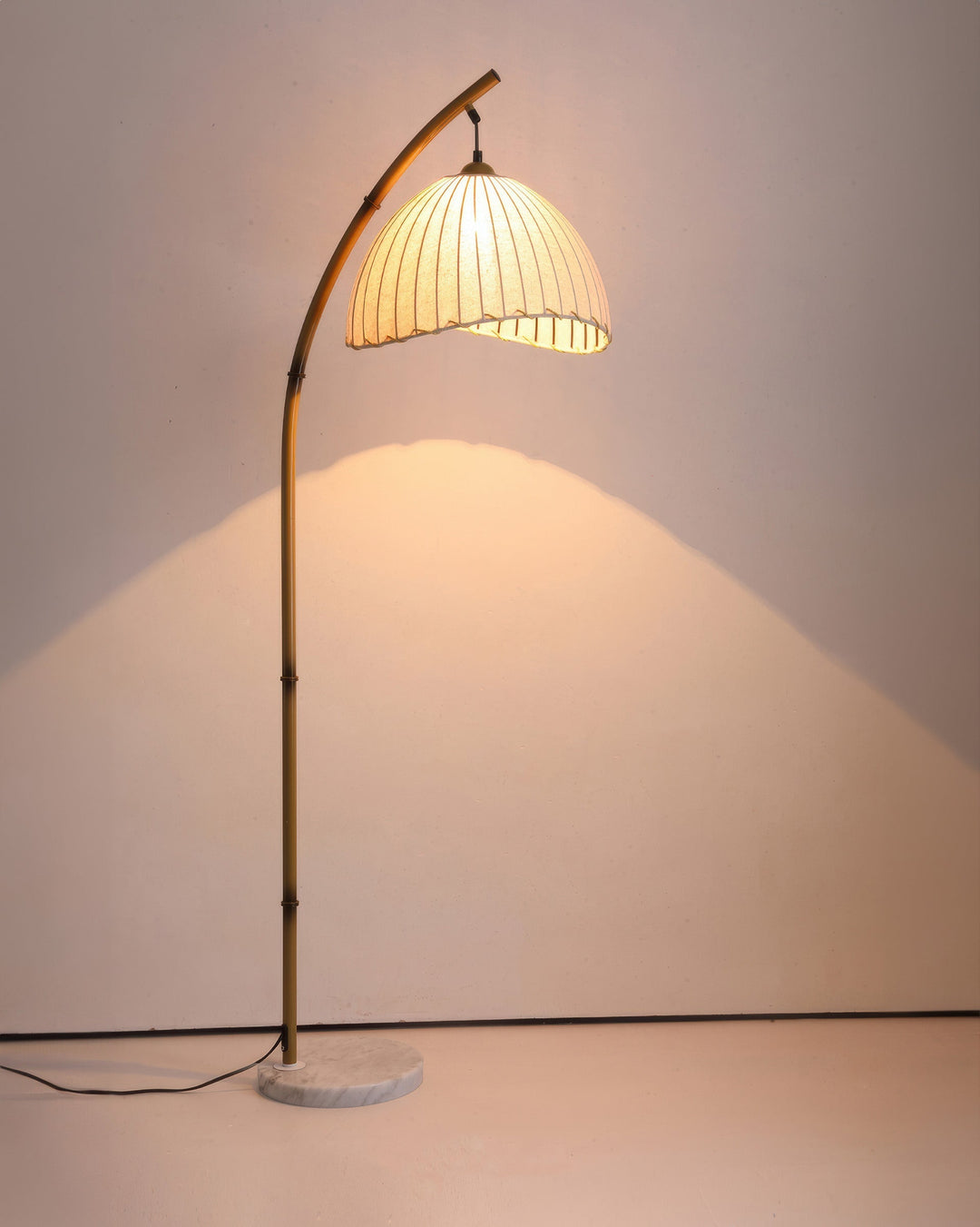 Lampa Podłogowa Zen z Bambusa Kulturalnego