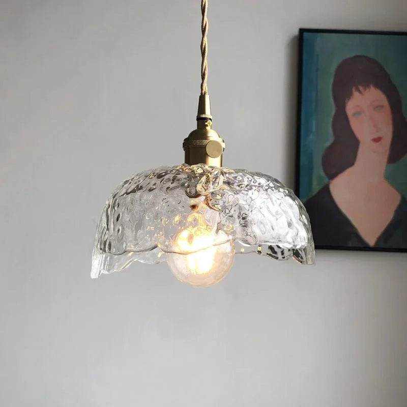 Nieregularna lampa wisząca z mosiężnego szkła