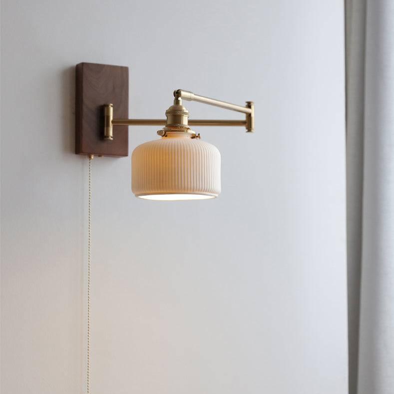 Kremowa Lampa Ścienna z Drewnianą Płytą