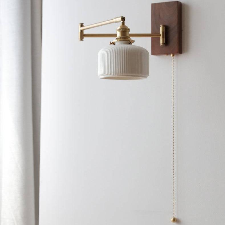 Kremowa Lampa Ścienna z Drewnianą Płytą