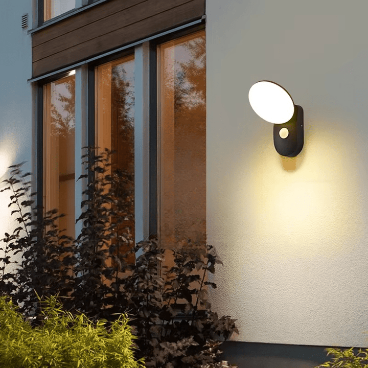 Lampa ścienna LED z czujnikiem ruchu