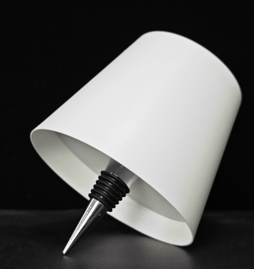 DIY ładowalna lampa stołowa w kształcie butelki wina