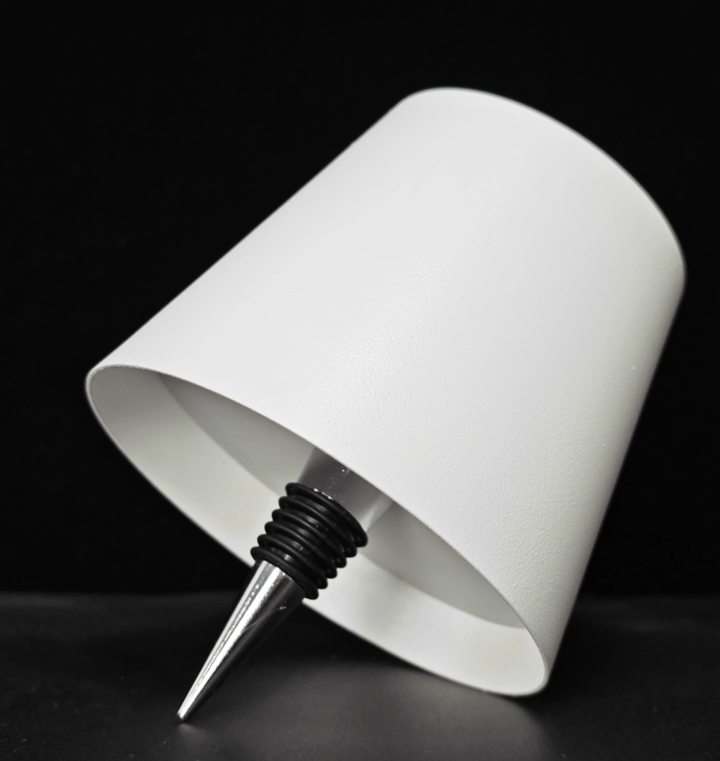 DIY ładowalna lampa stołowa w kształcie butelki wina