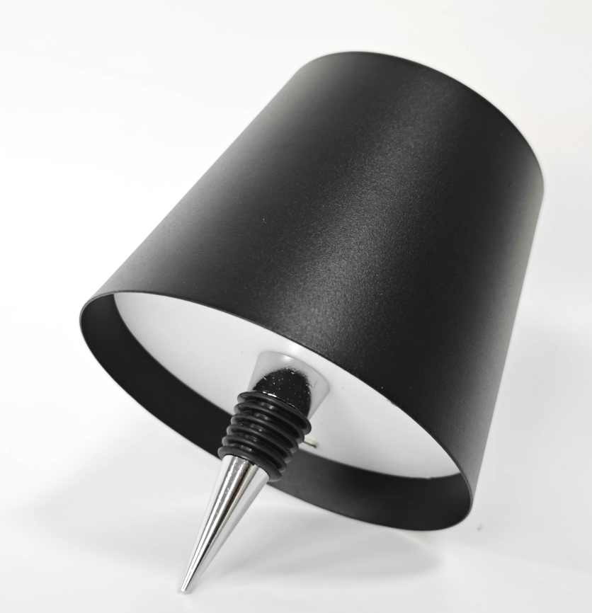 DIY ładowalna lampa stołowa w kształcie butelki wina