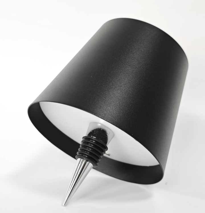 DIY ładowalna lampa stołowa w kształcie butelki wina