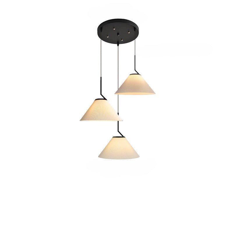 Nordycka plisowana lampa wisząca w kolorze kremowym