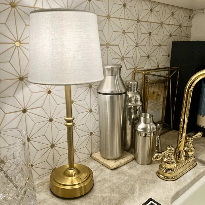 Lampka stołowa LED Retro z materiału, bezprzewodowa