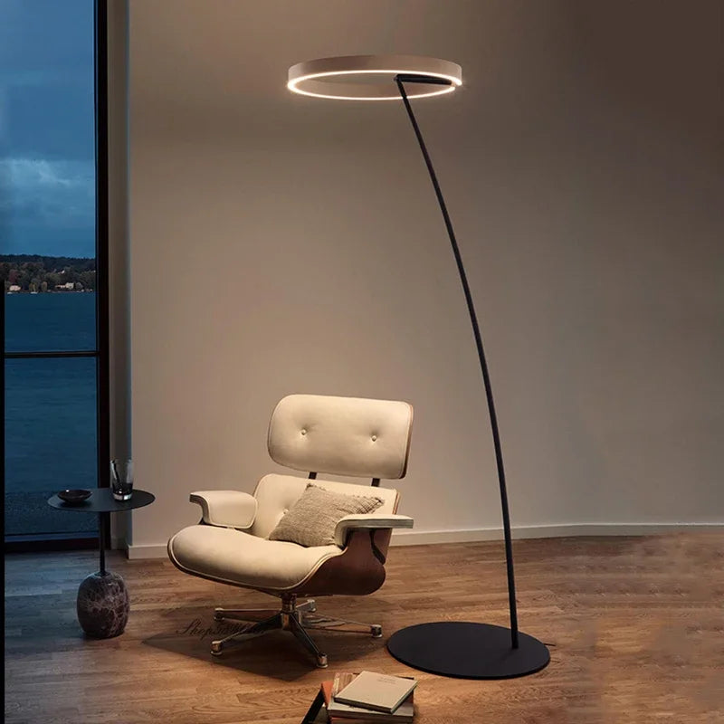 Skandynawska lampa stojąca LED