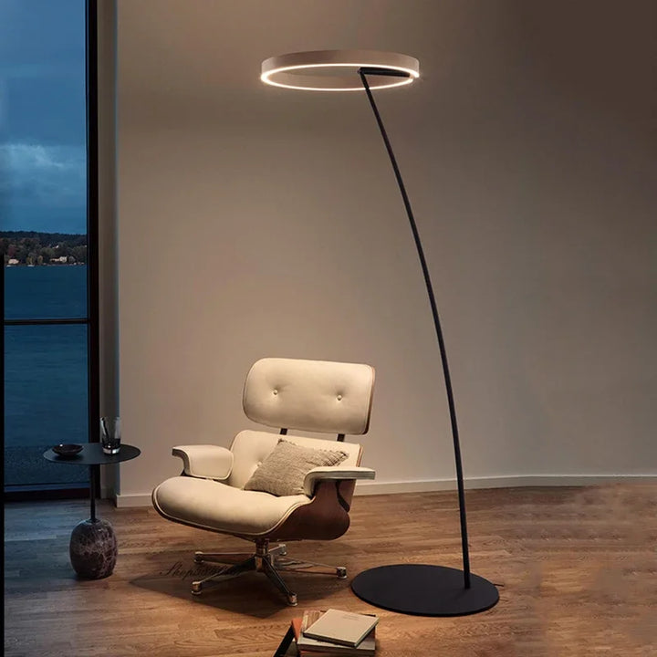 Skandynawska lampa stojąca LED