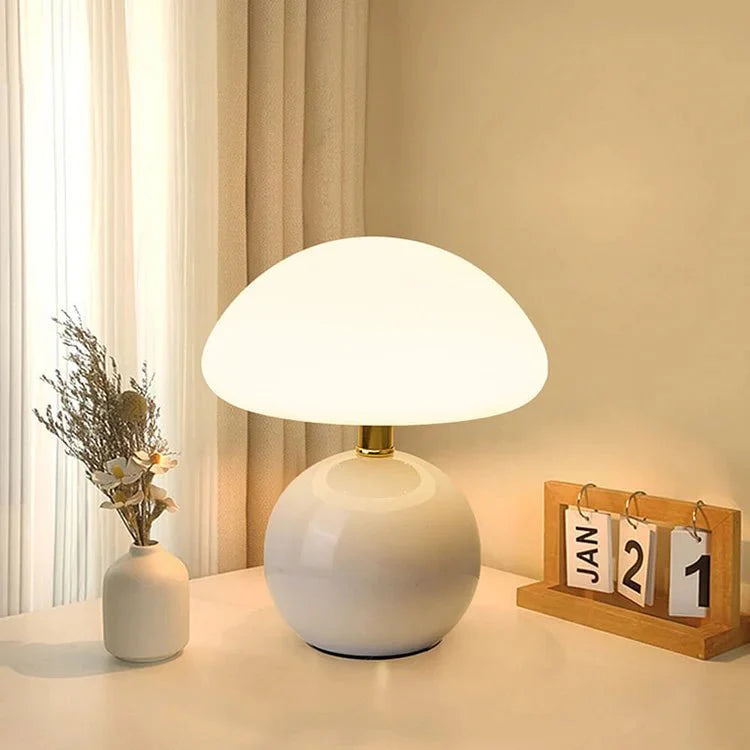 Francuska lampa w kształcie grzyba