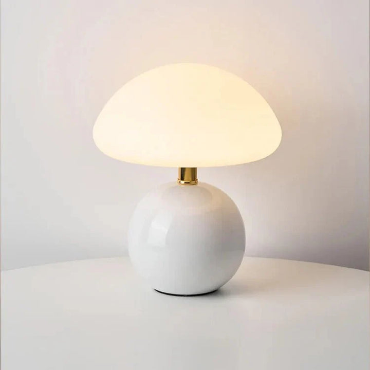 Francuska lampa w kształcie grzyba