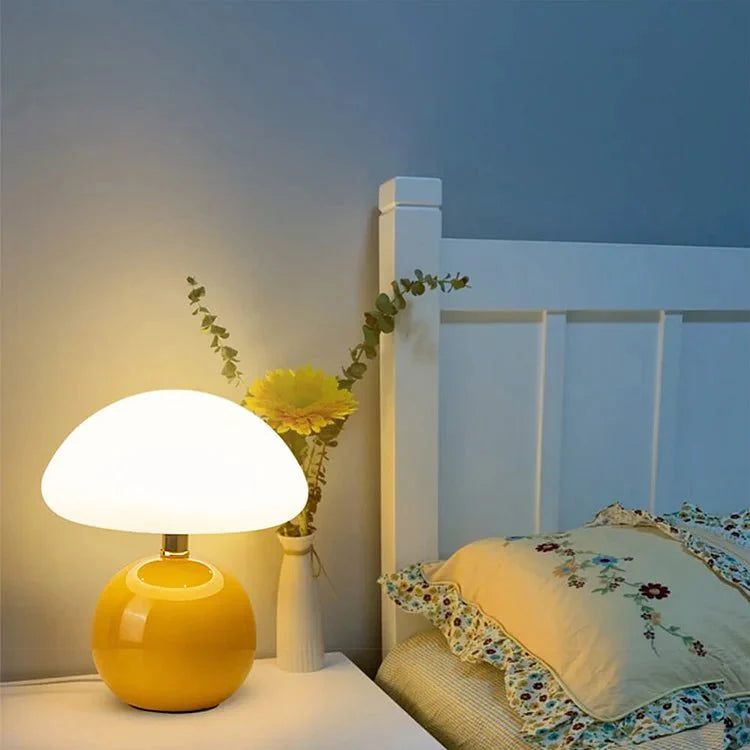 Francuska lampa w kształcie grzyba