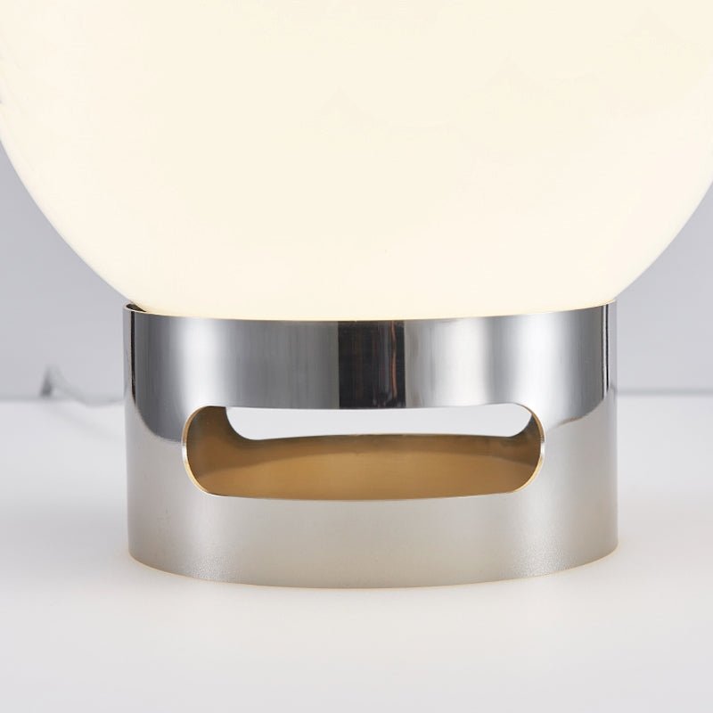 Lampa stołowa Bauhaus z francuskiego opalu