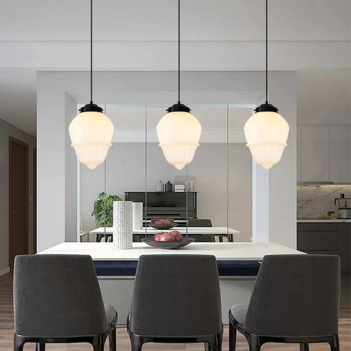 Vintage biała mleczna szklana geometryczna lampa wisząca