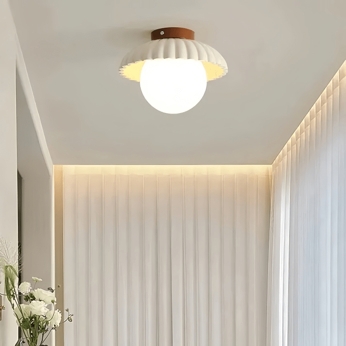 Żelazna lampa sufitowa do przedpokoju