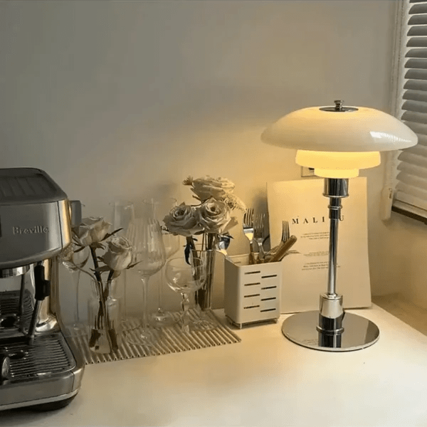 Duńska lampa stołowa
