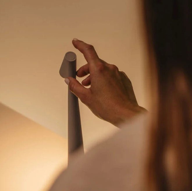 LuminaVista™ I Przenośna Lampa Stołowa