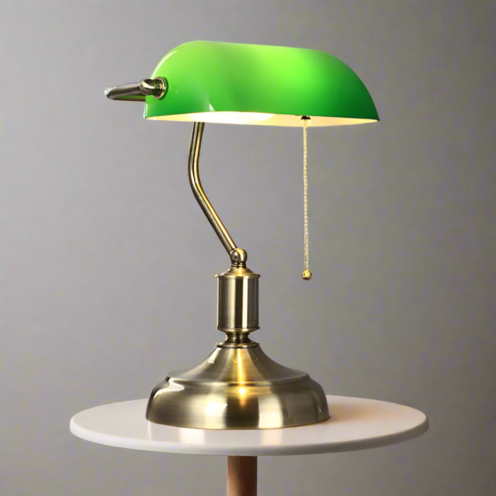 Szklana lampa stołowa w stylu europejskim