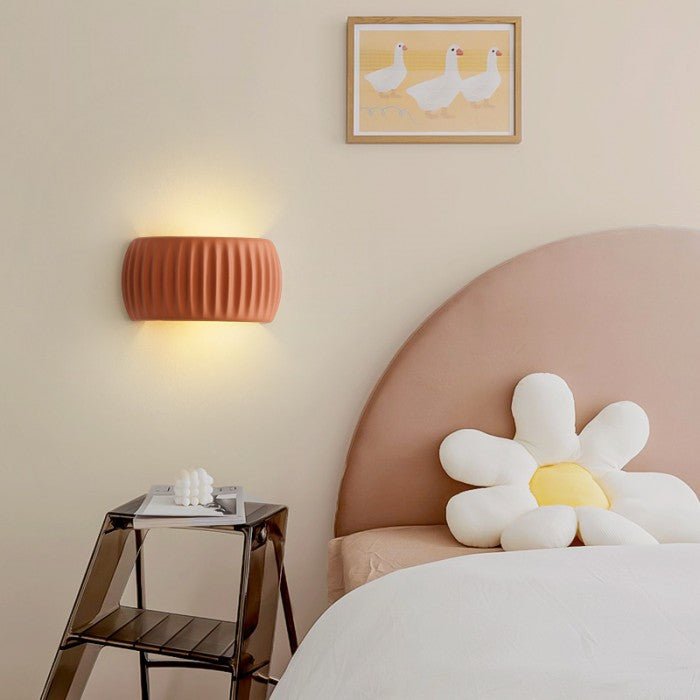 Nowoczesna lampa ścienna z żywicy w stylu Art Deco