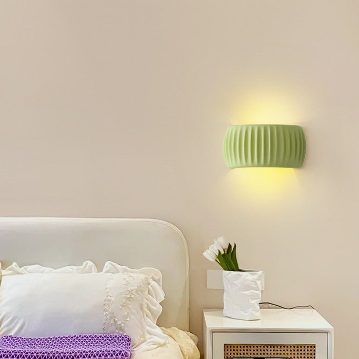 Nowoczesna lampa ścienna z żywicy w stylu Art Deco