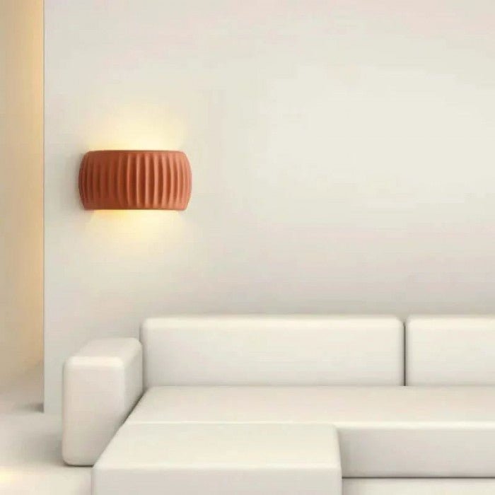 Nowoczesna lampa ścienna z żywicy w stylu Art Deco